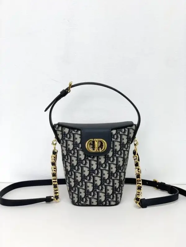 Dior 30 Montaigne Amber Chain
