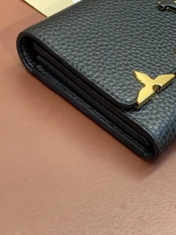 Louis Vuitton Capucines Long Black - Image 5
