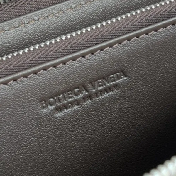 Bottega Veneta Zip Long Wallet Brown&Black - Image 5