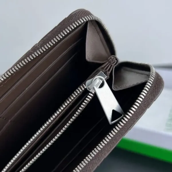 Bottega Veneta Zip Long Wallet Brown&Black - Image 8