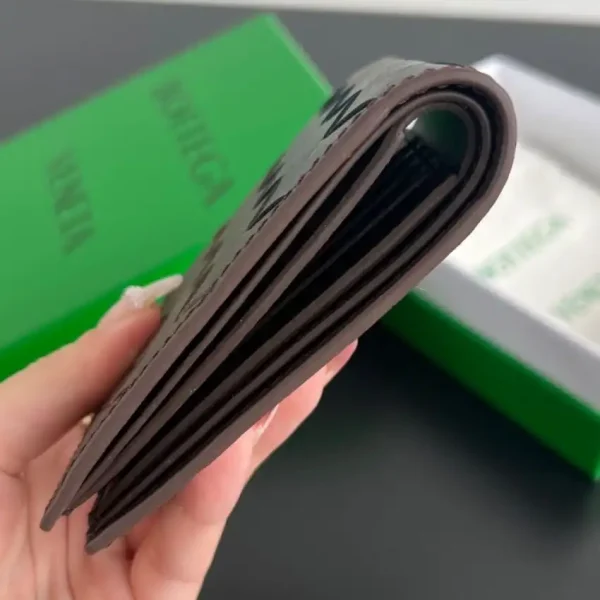 Bottega Veneta Intrecciato Bi-Fold Wallet Black&Brown - Image 4