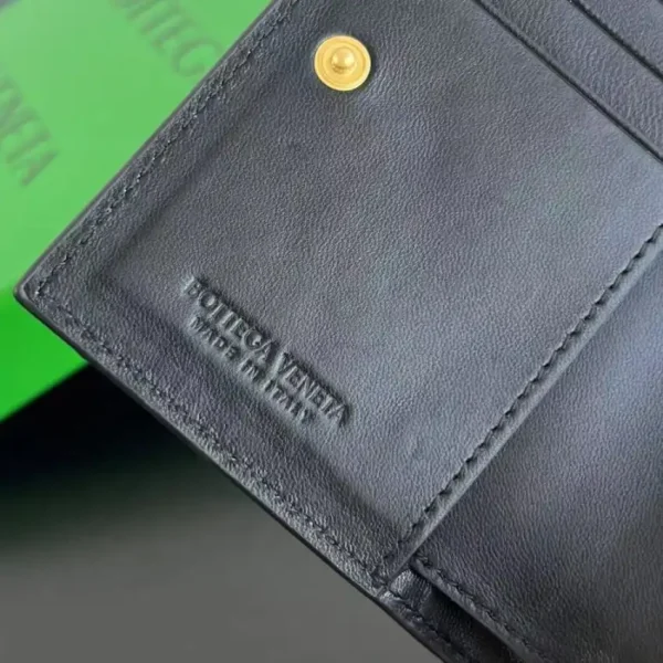Bottega Veneta  Bifold Zipper Wallet - Image 3
