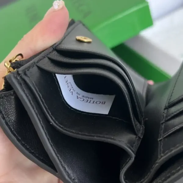 Bottega Veneta  Bifold Zipper Wallet - Image 6