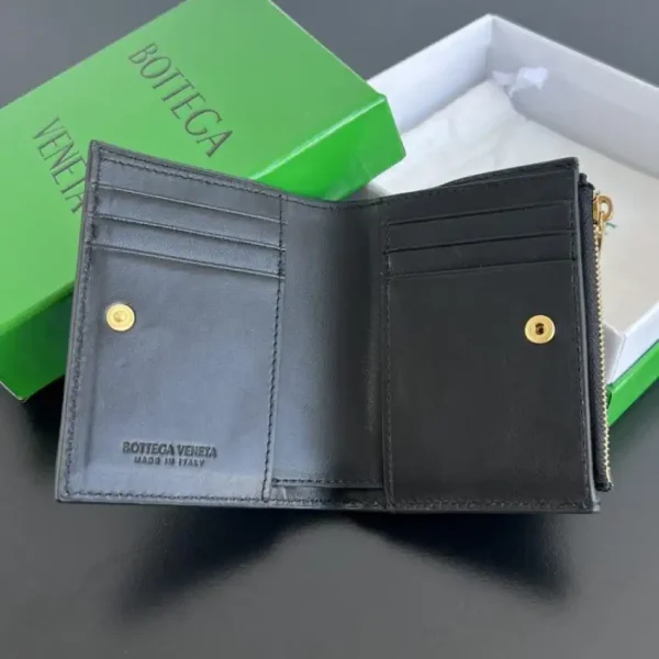 Bottega Veneta  Bifold Zipper Wallet - Image 7