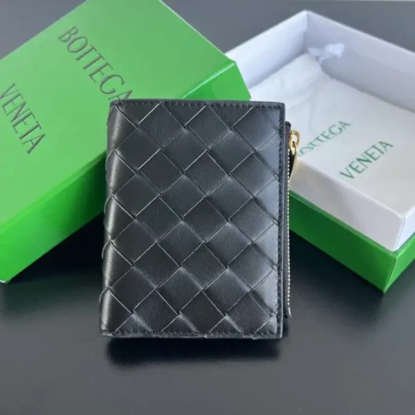 Bottega Veneta  Bifold Zipper Wallet - Image 9
