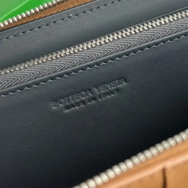 Bottega Veneta Cassette Zip Wallet - Image 3