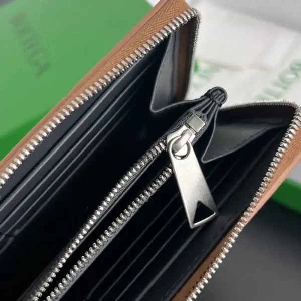 Bottega Veneta Cassette Zip Wallet - Image 2