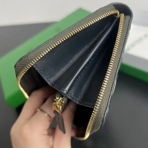 Bottega Veneta Zip Long Wallet Green Grid - Image 4