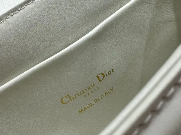 Dior 30  Montaigne Avenue Top Handle White - Image 4