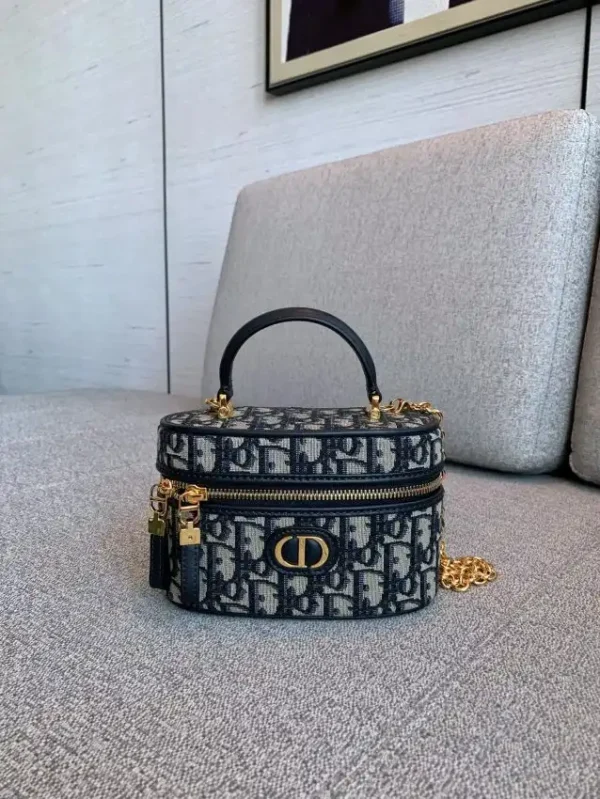 Dior 30 Montaigne Vanity