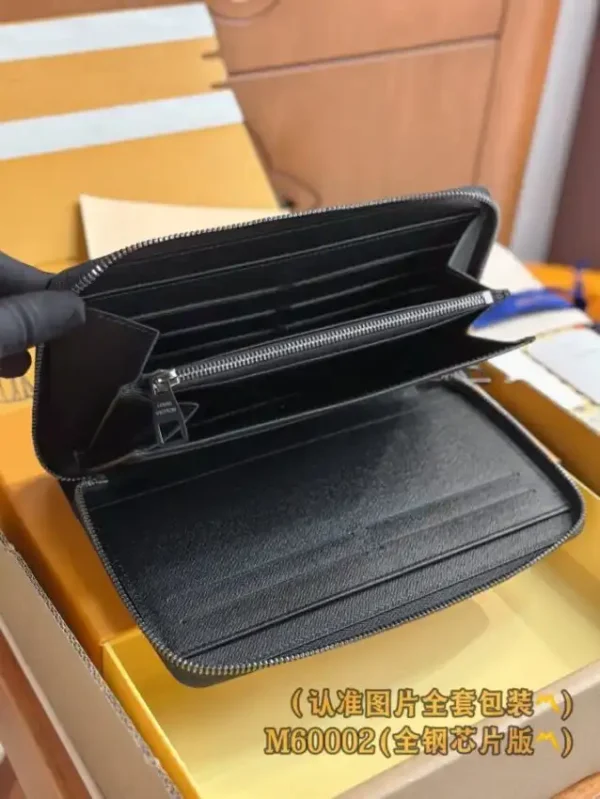 Louis Vuitton Zippy Wallet Black - Image 8