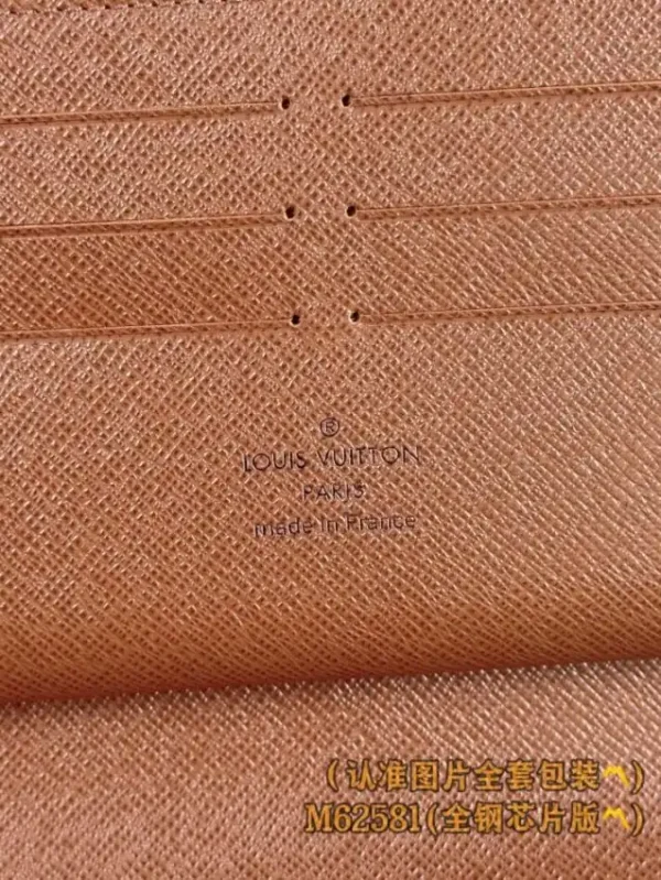 Louis Vuitton Zippy Wallet - Image 7