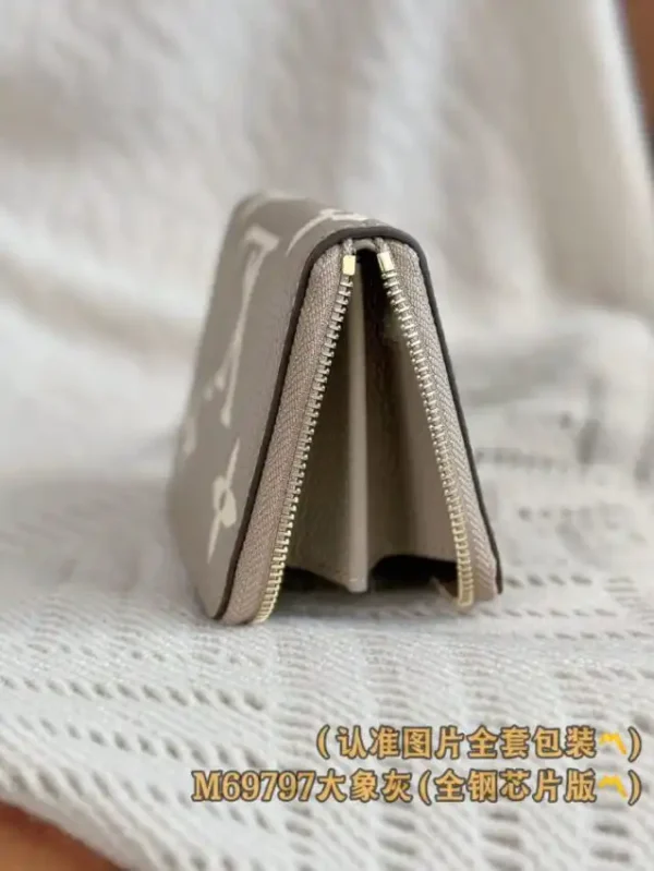 Louis Vuitton Zipper Coin Purse Beige - Image 6