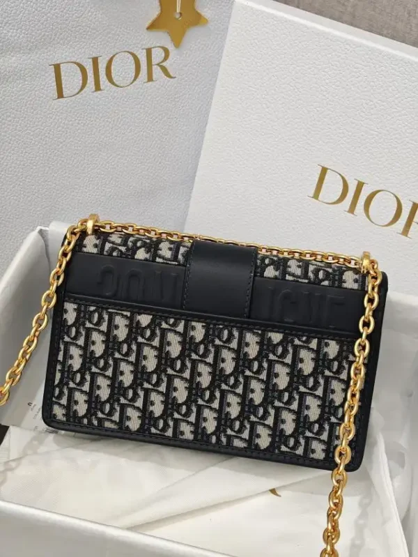 Dior 30 Montaigne  On Chain - Image 5