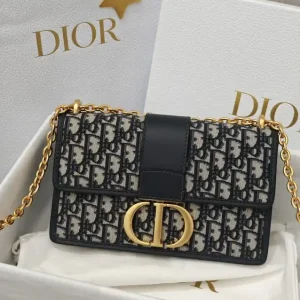 Dior 30 Montaigne  On Chain
