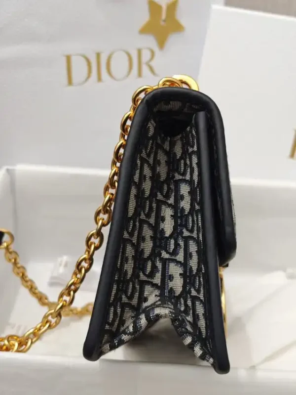Dior 30 Montaigne  On Chain - Image 2