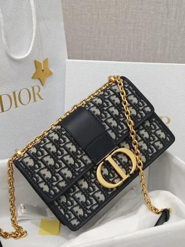 Dior 30 Montaigne  On Chain - Image 7