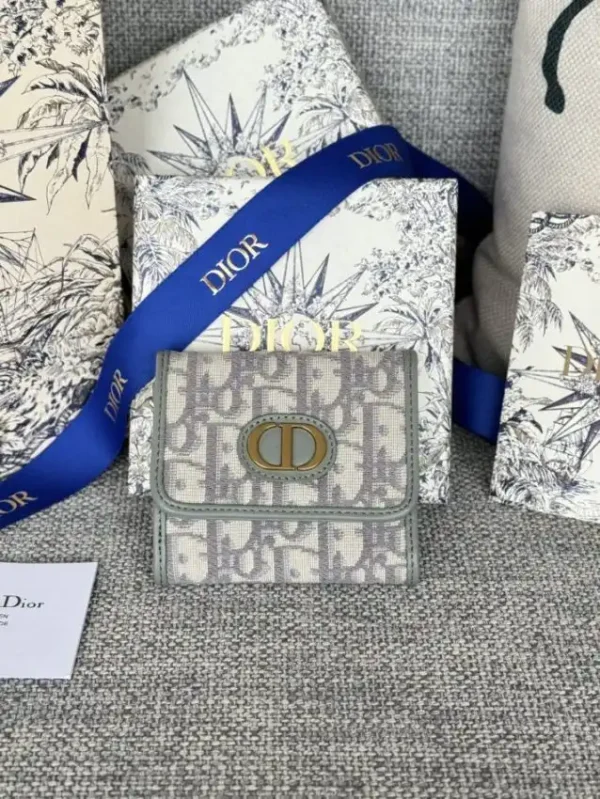 Dior 30 Montaigne Wallet - Image 2
