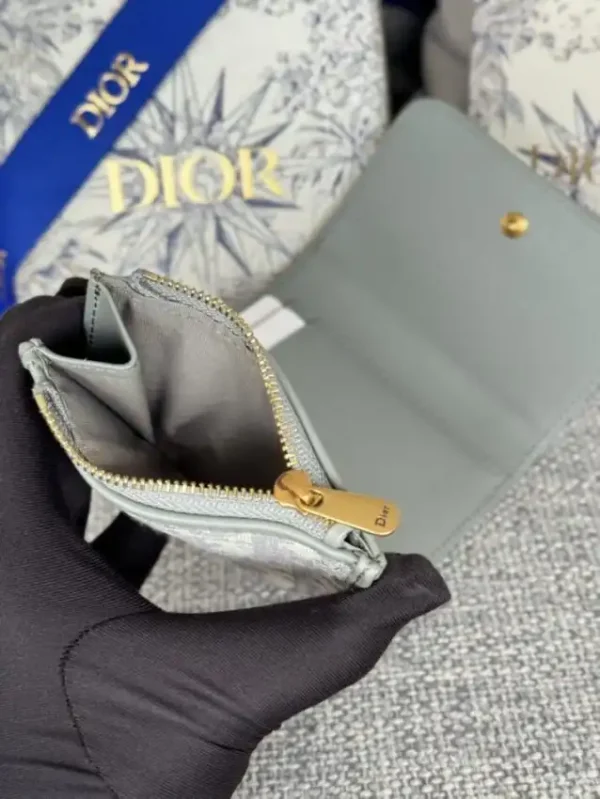 Dior 30 Montaigne Wallet - Image 8