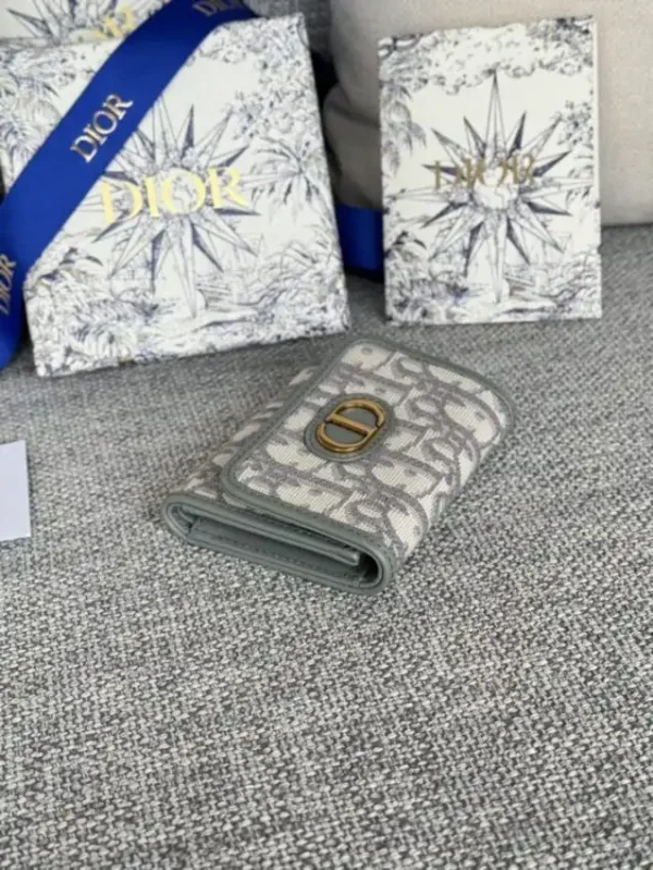 Dior 30 Montaigne Wallet - Image 10