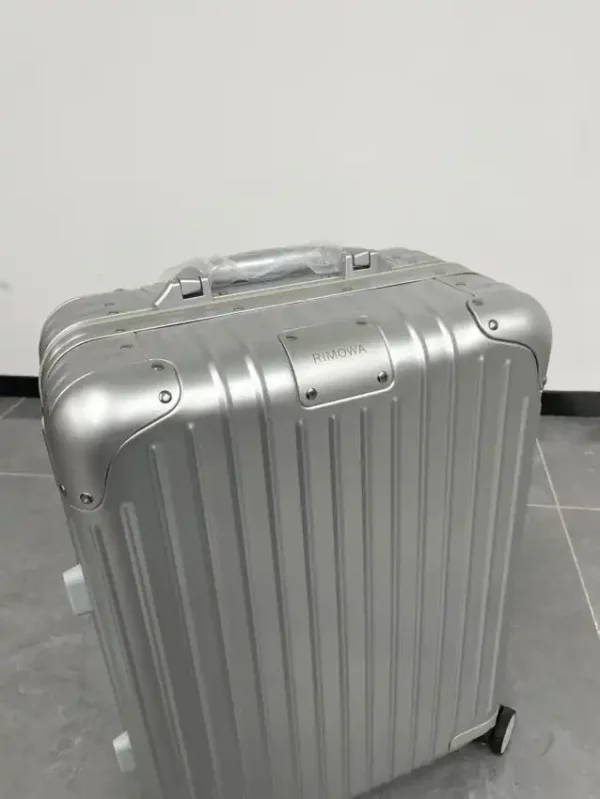 Rimowa Original Suitcase Silver - Image 2