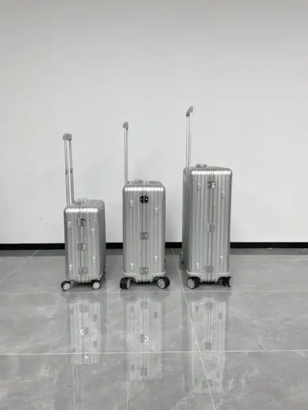 Rimowa Original Suitcase Silver - Image 5