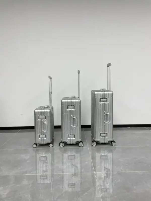 Rimowa Original Suitcase Silver - Image 6