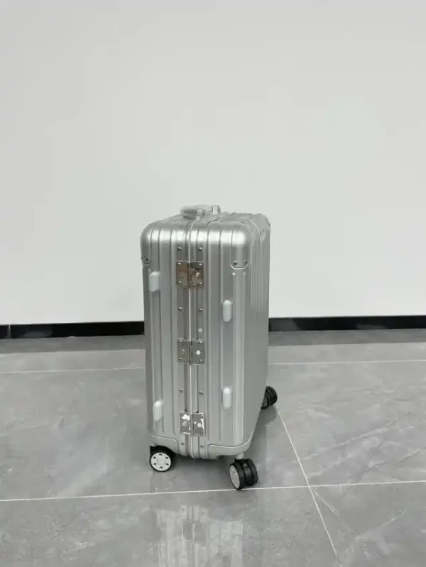 Rimowa Original Suitcase Silver - Image 8