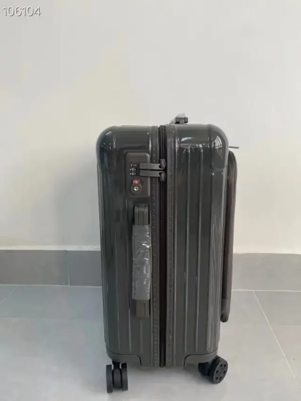 Rimowa Business Suitcase - Image 9