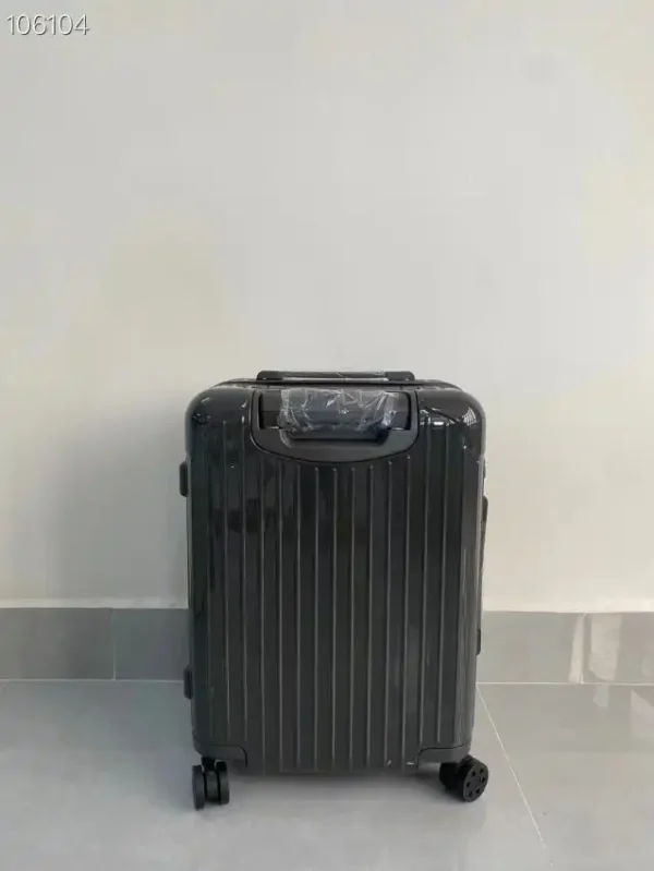 Rimowa Business Suitcase - Image 11
