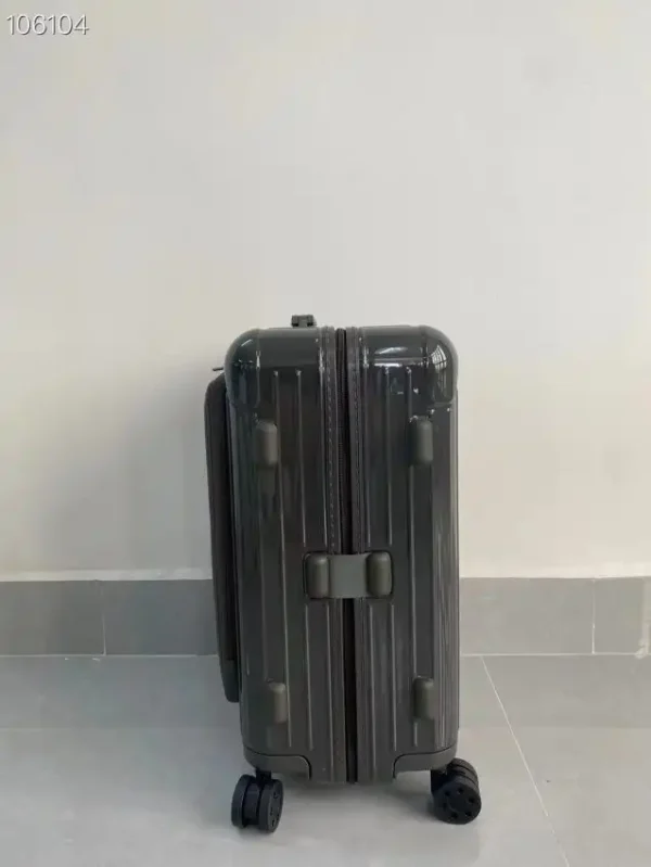 Rimowa Business Suitcase - Image 12