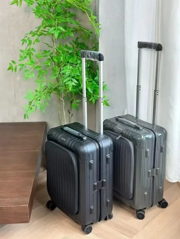 Rimowa Business Suitcase - Image 5