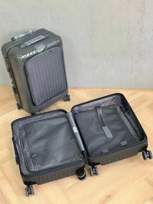 Rimowa Business Suitcase - Image 3