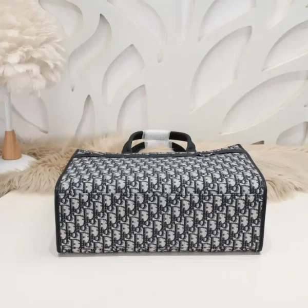 Dior Safari Shopping Tote Large - Image 2