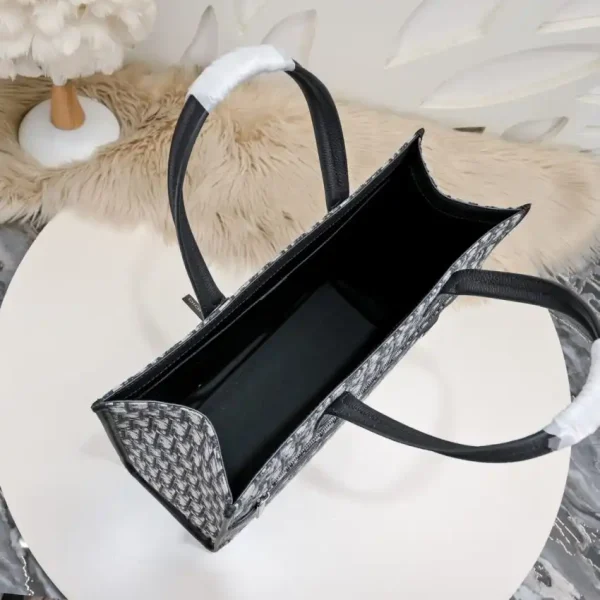 Dior Safari Shopping Tote Large - Image 6
