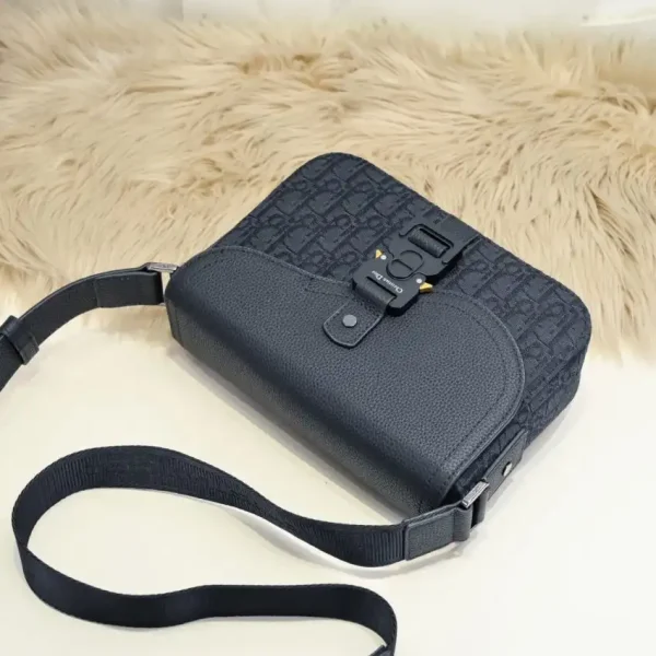 Dior Saddle Messenger Bag Oblique Black - Image 3