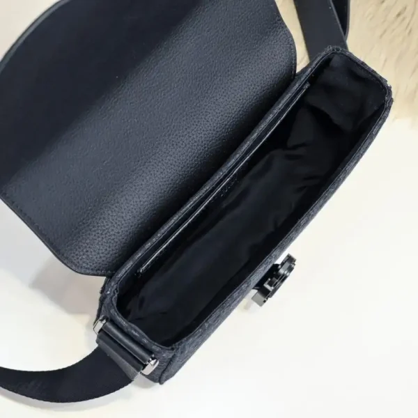 Dior Saddle Messenger Bag Oblique Black - Image 4