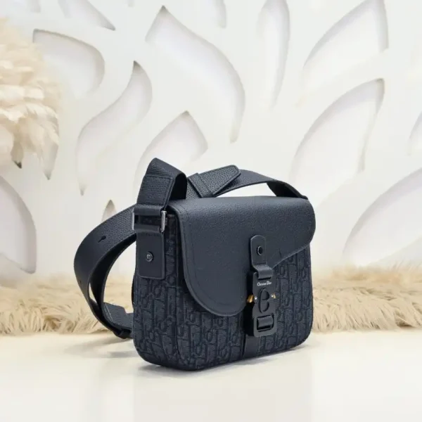 Dior Saddle Messenger Bag Oblique Black - Image 6