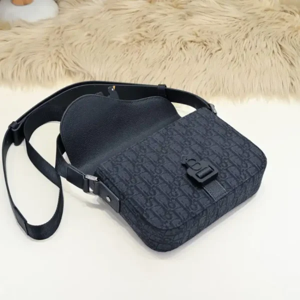 Dior Saddle Messenger Bag Oblique Black - Image 7