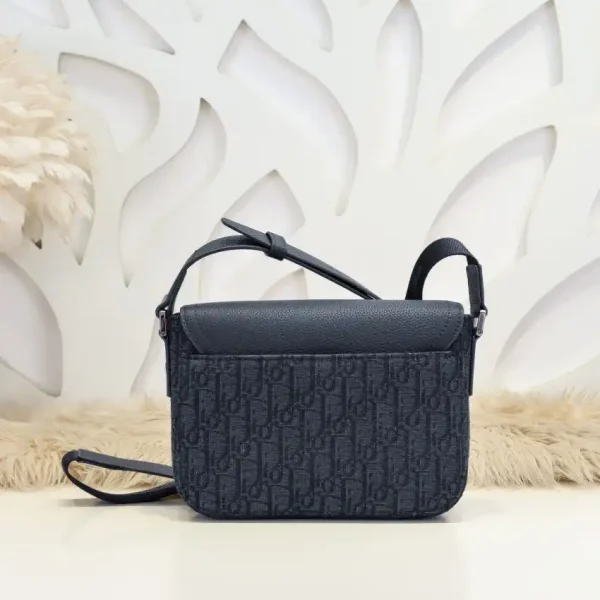 Dior Saddle Messenger Bag Oblique Black - Image 8