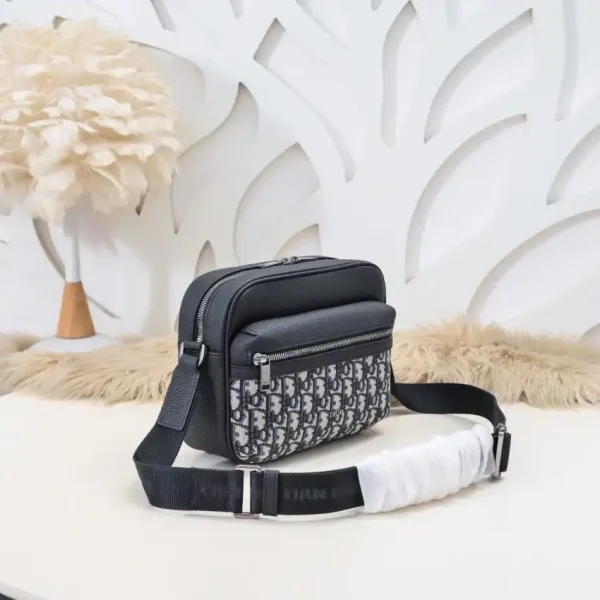 Dior Rider  Zipped Messenger Bag - Image 3