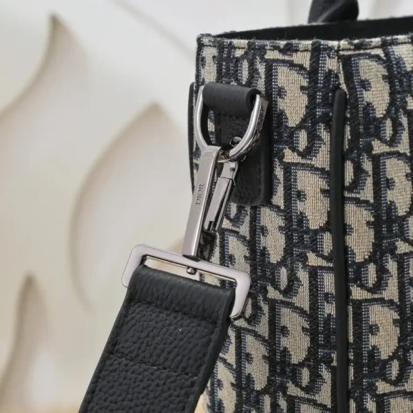 Dior Saddle Shopping Tote Oblique - Image 8