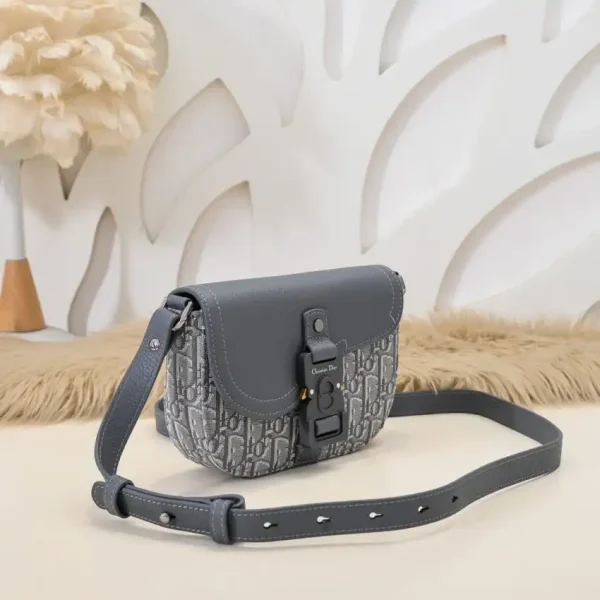 Dior Saddle Messenger Bag Oblique Grey - Image 2