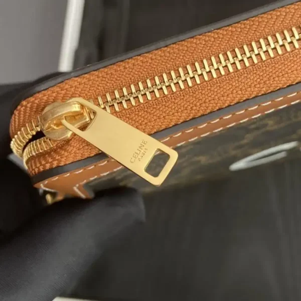 Celine Triumphe Clutch Brown - Image 3