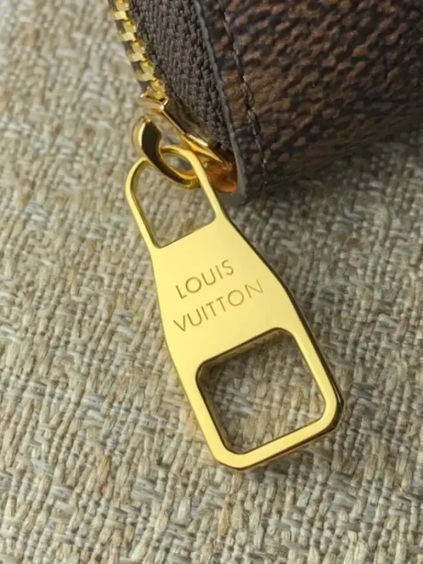 Louis Vuitton Zippy Wallet Monogram - Image 9