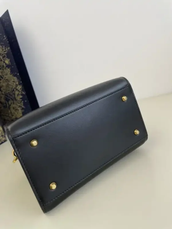 Dior Boston Black - Image 6