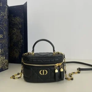 Dior 30 Montaigne Vanity Black