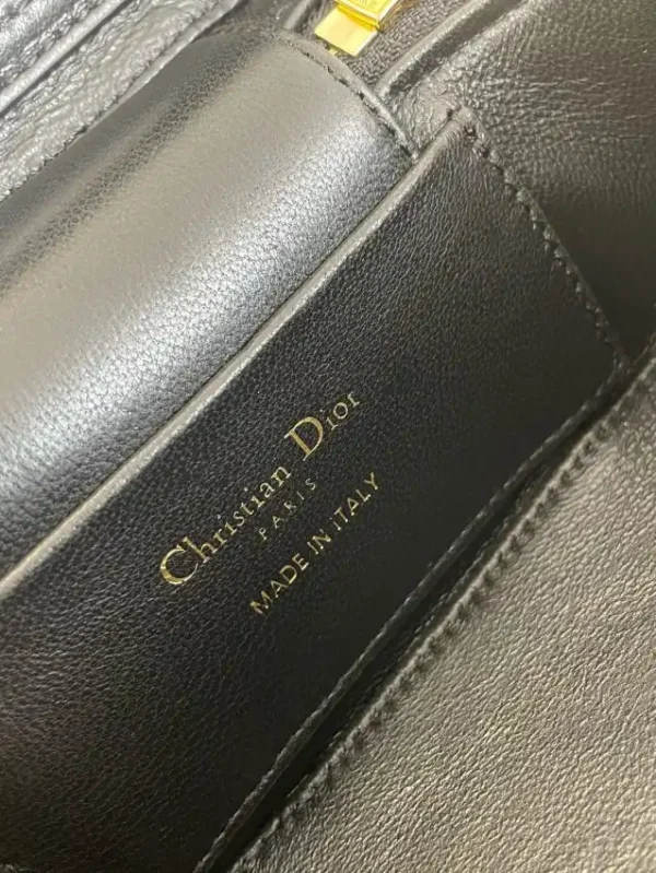Dior 30 Montaigne Vanity Black - Image 8