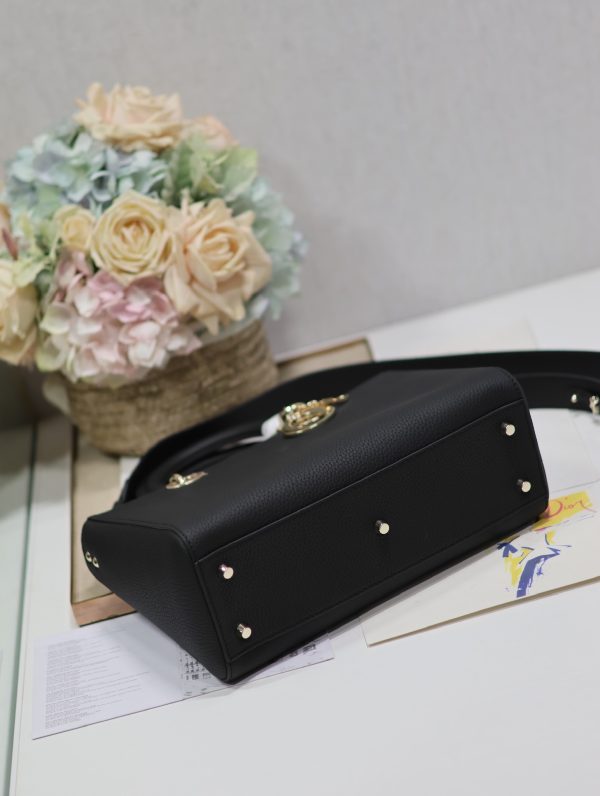Dior Handbag Black Pebbled Calfskin - Image 5
