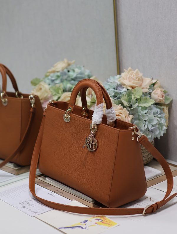 Dior Handbag Brown Oversized Cannage - Image 2